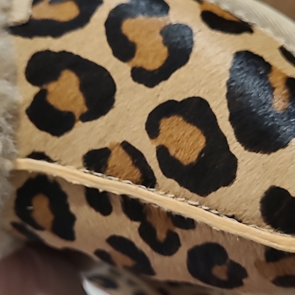 UGG scuffette ii slipper leopard, size 6 women's, new in box - Picture 8 of 11
